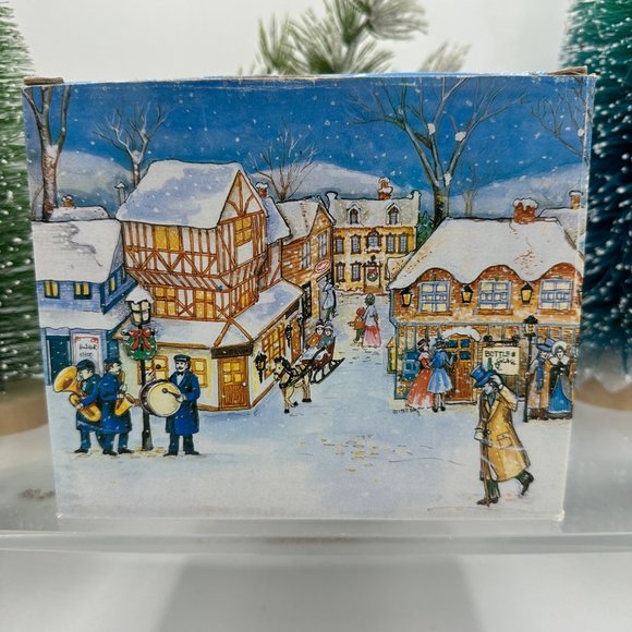 Vintage Noma Dickensville Porcelain Tree Stand Christmas Holiday Village Decor - Picture 8 of 14